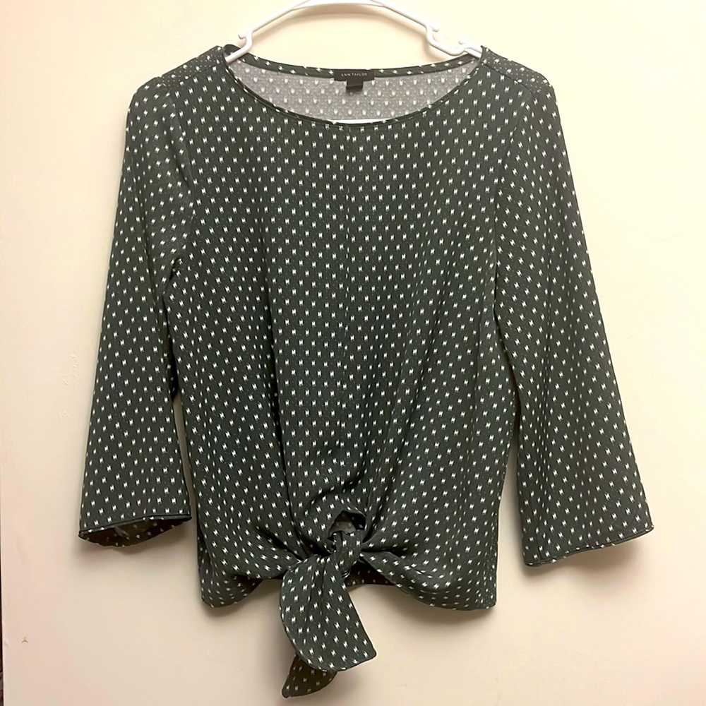 Ann Taylor long sleeve top with tie in dark green